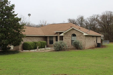 Rural Country Home For Sale Central Texas Waco Texas 76705 - image 1