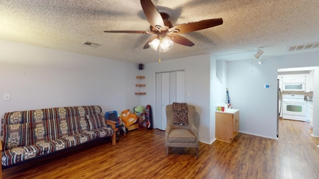 Rural Country Home For Sale Central Texas Waco Texas 76705 - image 33