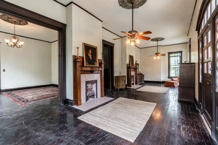 Historic Victorian Home For Sale in Paris TX - image 2