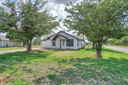 Home For Sale In Altus, Oklahoma - image 3