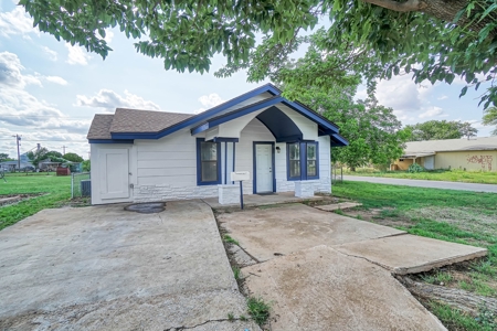Home For Sale In Altus, Oklahoma - image 4