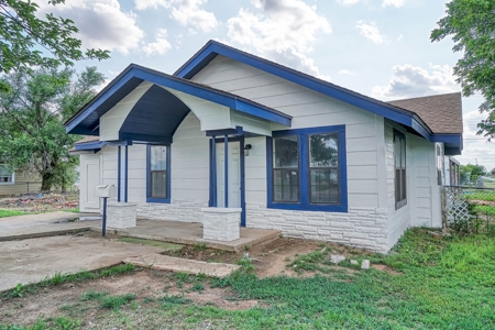 Home For Sale In Altus, Oklahoma - image 5
