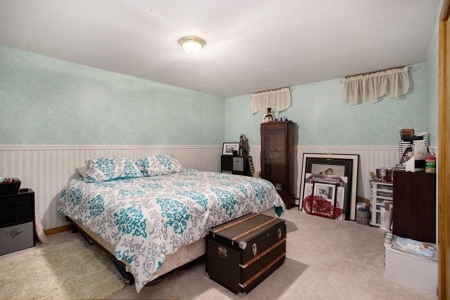 Country estate located on 67-acres with ponds and stream - image 32