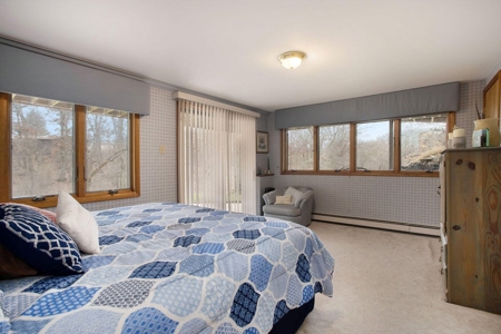Country estate located on 67-acres with ponds and stream - image 33