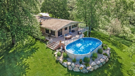 Country estate located on 67-acres with ponds and stream - image 13
