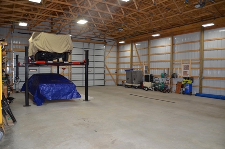 Country estate located on 67-acres with ponds and stream - image 29