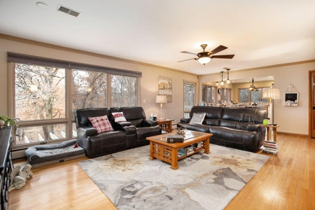 Country estate located on 67-acres with ponds and stream - image 5