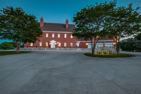Lake Fork Waterfront 23 Acres 4Br-4.5Ba-3Cg + Huge Shop - image 4