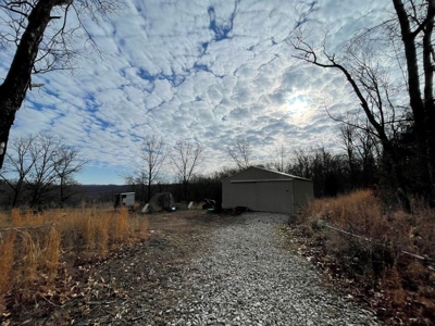 Tiny house and small acreage for sale in Squires mo. - image 10