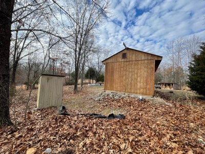 Tiny house and small acreage for sale in Squires mo. - image 20