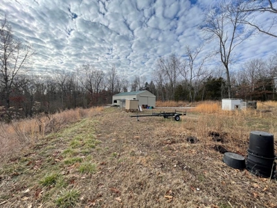 Tiny house and small acreage for sale in Squires mo. - image 12