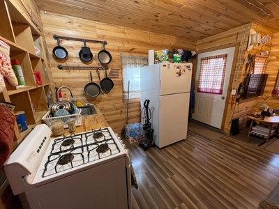 Tiny house and small acreage for sale in Squires mo. - image 5
