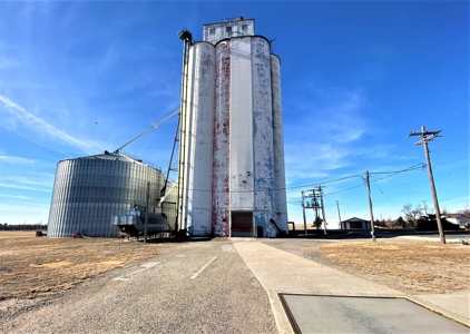 Seguin, KS 1.8M Bushel Grain Storage Facility For Sale - image 7