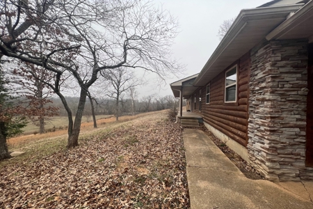 Ozarks Country Home with Acreage For Sale in Oregon County - image 3