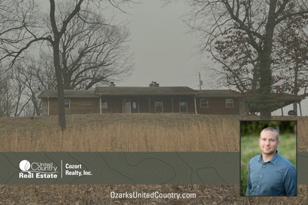 Ozarks Country Home with Acreage For Sale in Oregon County - image 4