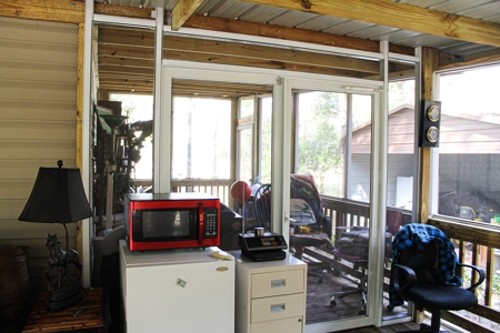 Airpark 3/2 Home With Hangar On 2 Runways For Only $400,000! - image 33