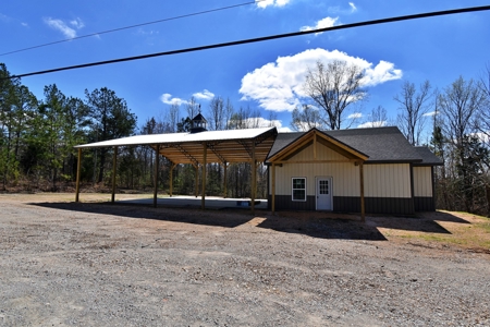 Building & lot near the Tennessee River For Sale! - image 17