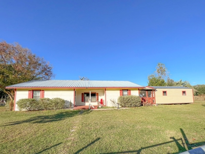 10 Acre Horse Farm, 3/2 Pool Home with Workshops