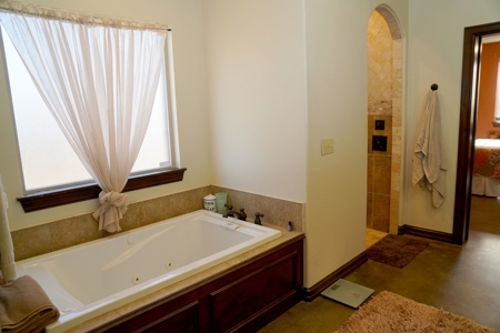 Spacious Home on Recreational Hunting Acreage For Sale - image 14