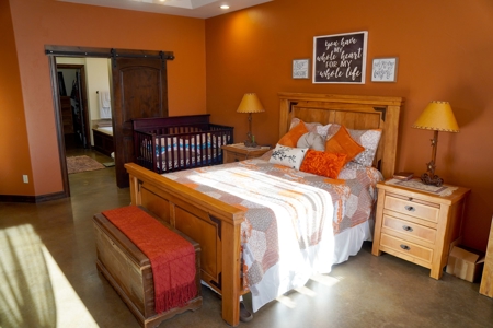 Spacious Home on Recreational Hunting Acreage For Sale - image 12
