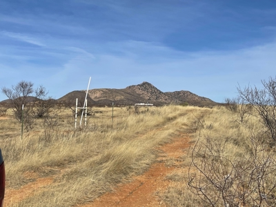Prime secluded off the grid 40 Acres Elfreida AZ - image 2