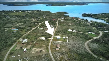 Home near Lake Corpus Christi, Texas - image 1
