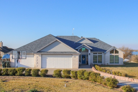 Waterfront Home on Lake Corpus Christi - image 1