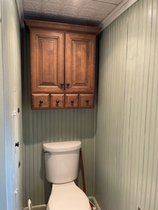 New Matamoras, OH Farmhouse on 10 acre hobby farm - image 6