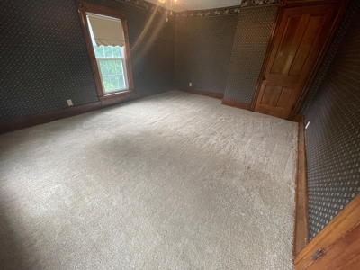 New Matamoras, OH Farmhouse on 10 acre hobby farm - image 35
