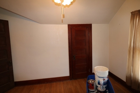 Home in Town For Sale - image 38