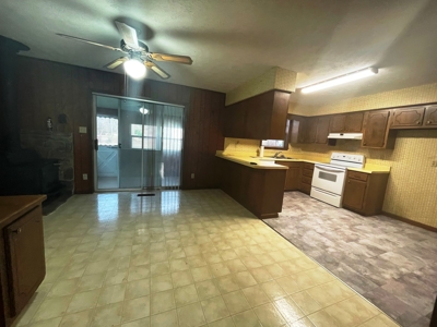 Move in ready home for sale Ash Flat, AR - image 11