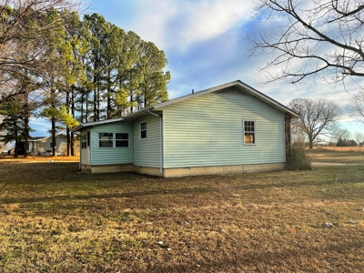 Move in ready home for sale Ash Flat, AR - image 4