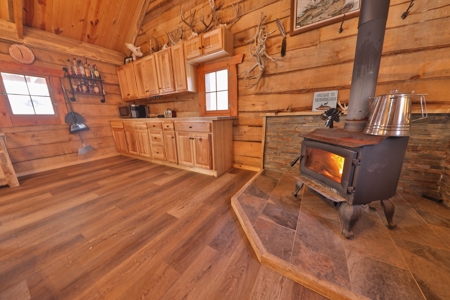 Ultimate Hunting Camp for Sale in Crawford County, WI - image 7