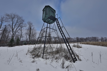 Ultimate Hunting Camp for Sale in Crawford County, WI - image 16