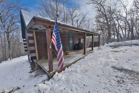 World-Class Hunting Camp for Sale in Crawford County, WI - image 5
