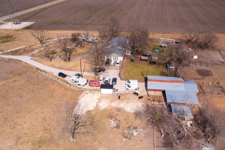 Ranchette For Sale in Taylor Texas - image 31