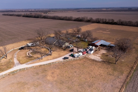 Ranchette For Sale in Taylor Texas - image 1