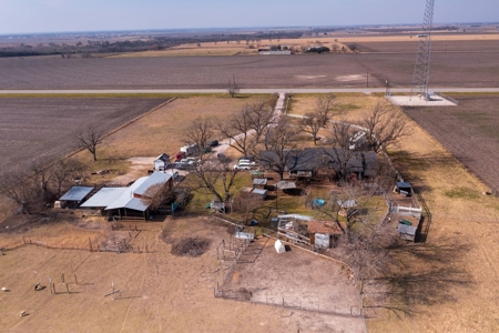 Ranchette For Sale in Taylor Texas - image 27