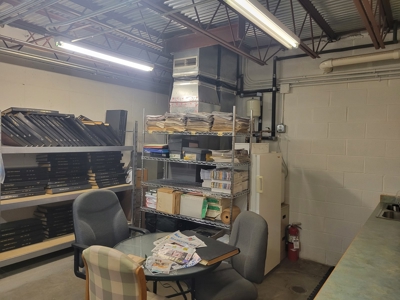 Commercial Building for Sale Stockton Missouri - image 9