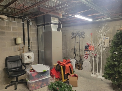 Commercial Building for Sale Stockton Missouri - image 11