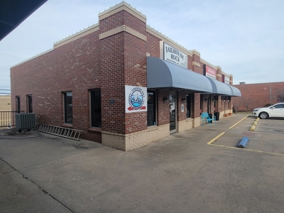 Commercial Building for Sale Stockton Missouri - image 3