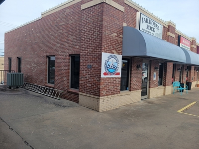 Commercial Building for Sale Stockton Missouri - image 2