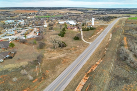 Country Home for Sale, Lookeba, OK for Sale - image 1