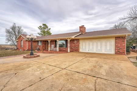 Country Home for Sale, Lookeba, OK for Sale - image 4