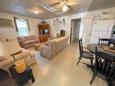 Home On The Canal In Beautiful Suwannee Florida! - image 7