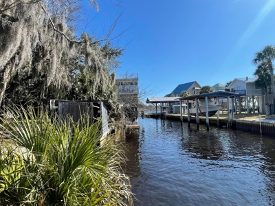 Home On The Canal In Beautiful Suwannee Florida! - image 37