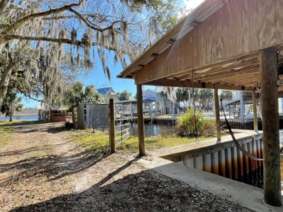 Home On The Canal In Beautiful Suwannee Florida! - image 31