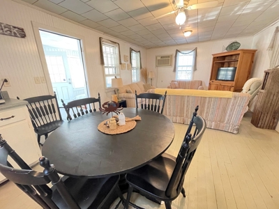Home On The Canal In Beautiful Suwannee Florida! - image 8