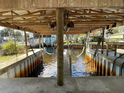 Home On The Canal In Beautiful Suwannee Florida! - image 32