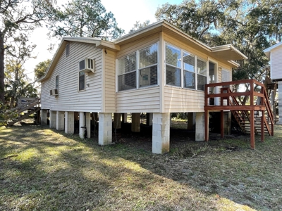 Home On The Canal In Beautiful Suwannee Florida! - image 23